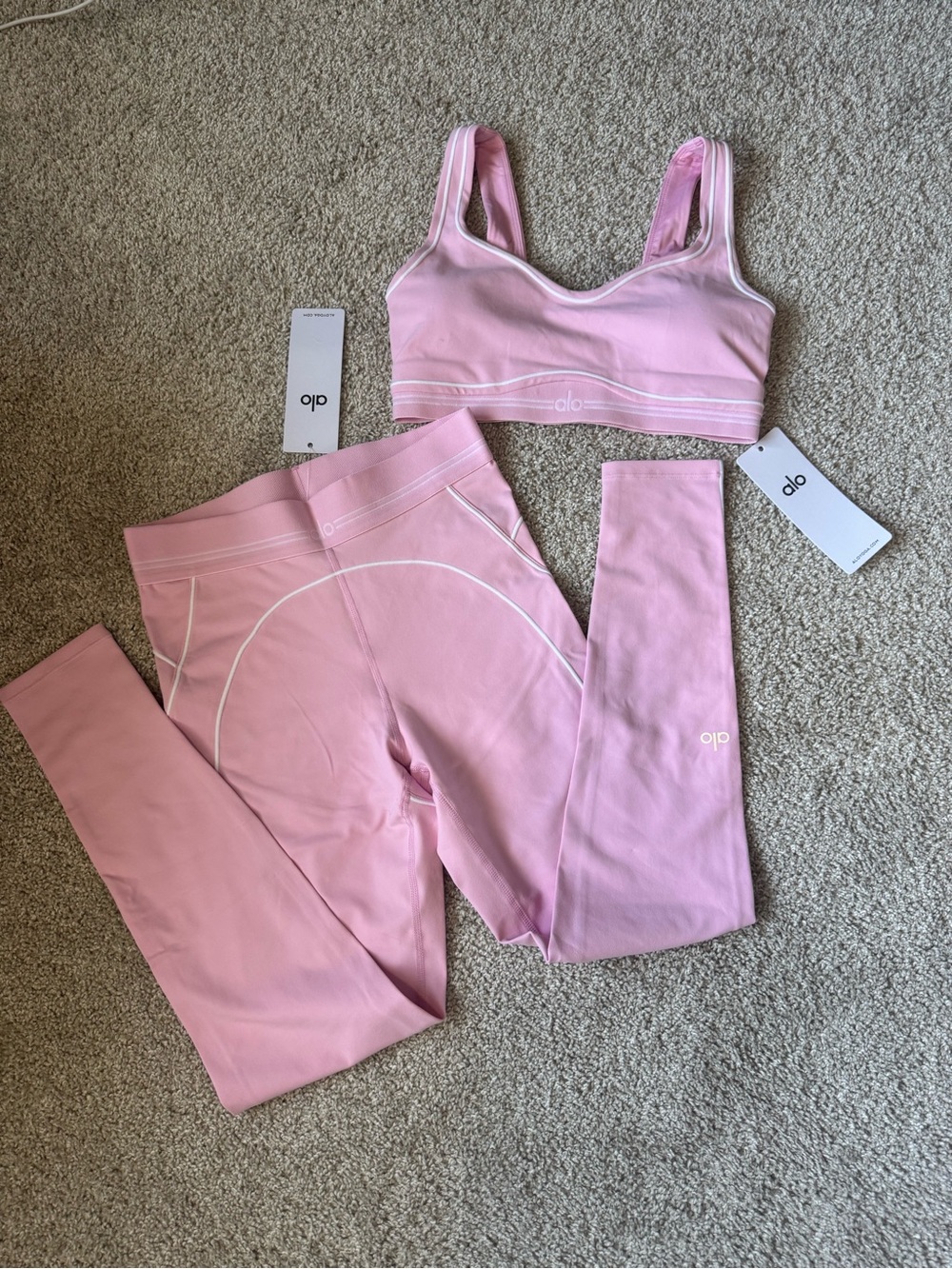ALO Yoga Pink Matching Sports Bra and High-Waist Leggings Set